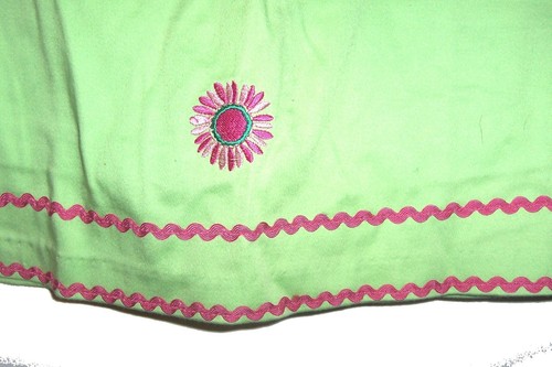 Bamboo Trader Lime Green Skort w/Embroidered Flowers looks like a Skirt Size 12 - Picture 2 of 4