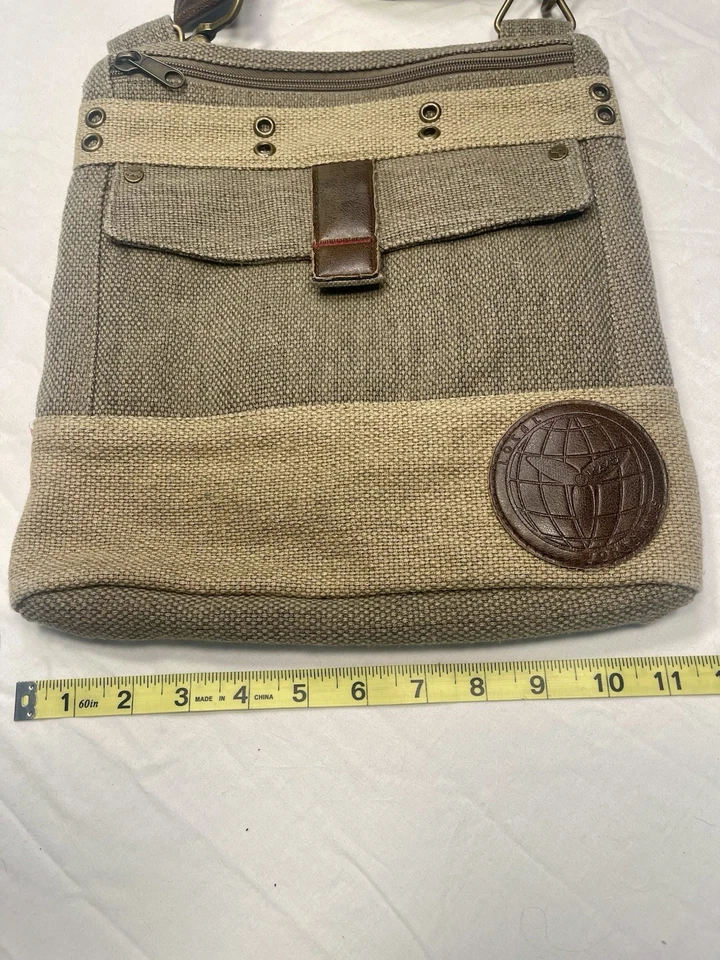Bolso Bandolera Kavu Color Neutro Beige Y Marrón Correa Ajustable Foto 2 de 4