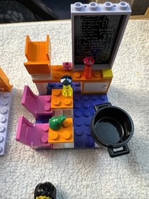 LEGO Harry Potter: Hogwarts Classrooms (4721) ( Read Description )