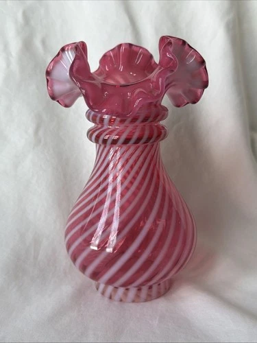 vintage Fenton Cranberry Opalescent Spiral Optic Swirl Vase with a ruffled rim