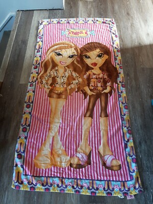 Bratz Dolls Beach or Pool Towel Pink Yellow Candy stripe Great shape Vintage