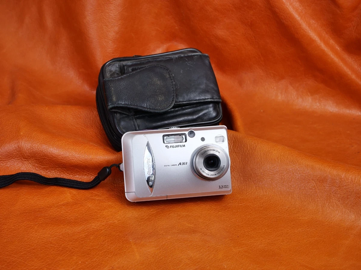 Fujifilm FinePix A303 Digital Cameras for Sale | Shop New & Used