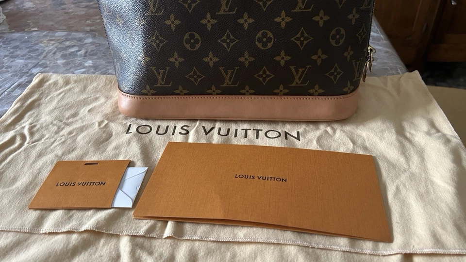Louis Vuitton Alma, foto 1 di 5
