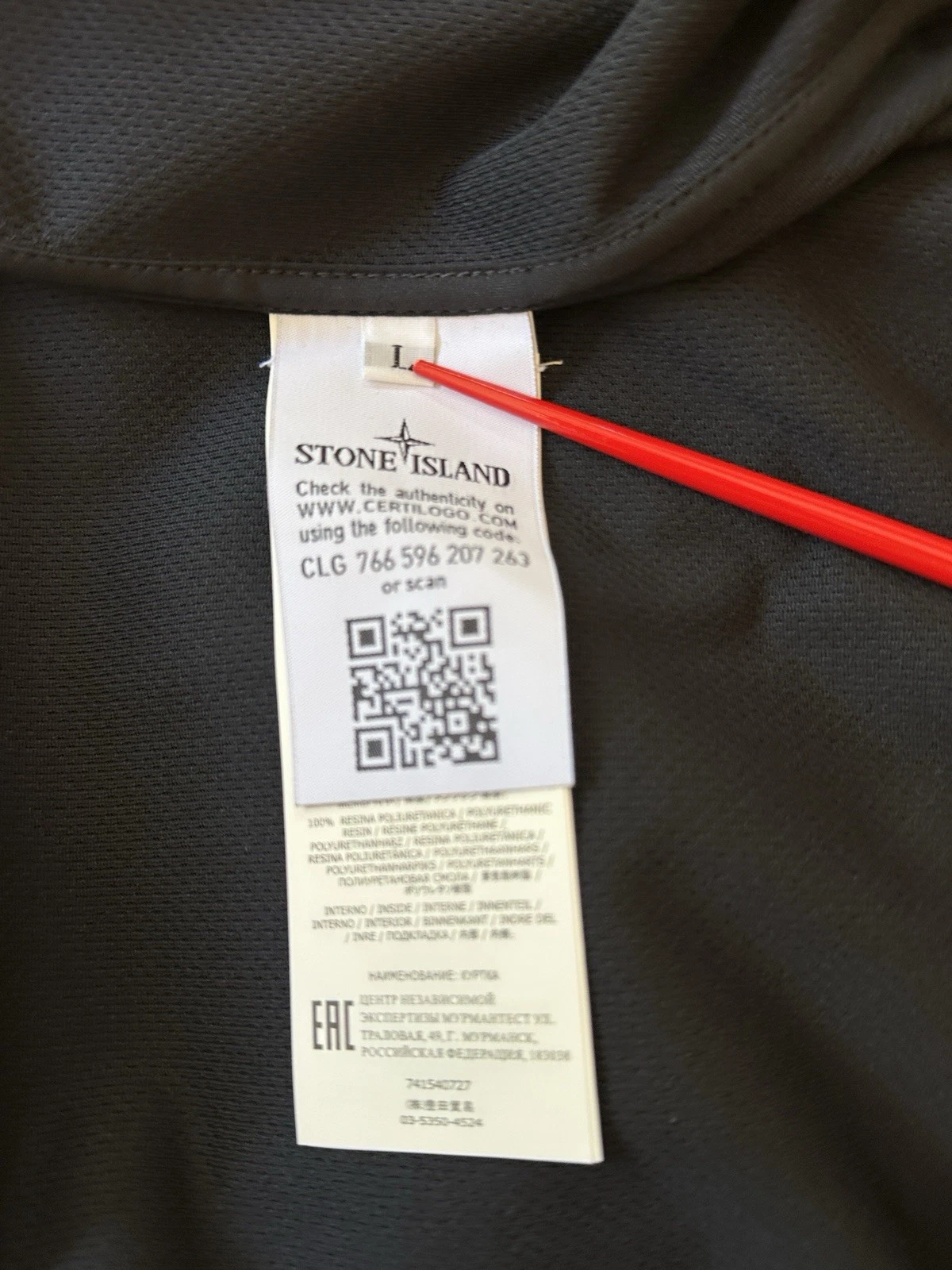 NWT STONE ISLAND SS21 LIGHT SOFT SHELL-R E-DYE JACKET DARK NAVY - MEN'S LARGE - product detail image 6