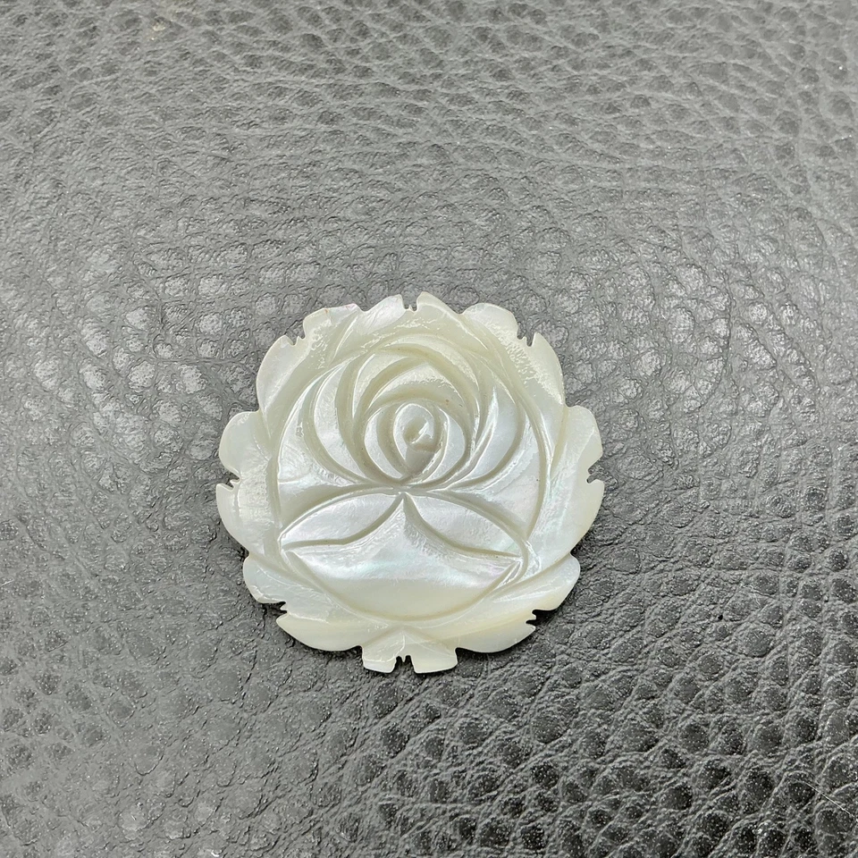 Broche prendedor vintage tallado madreperla flor rosa concha blanca 1,5 pulgadas Foto 3 de 4