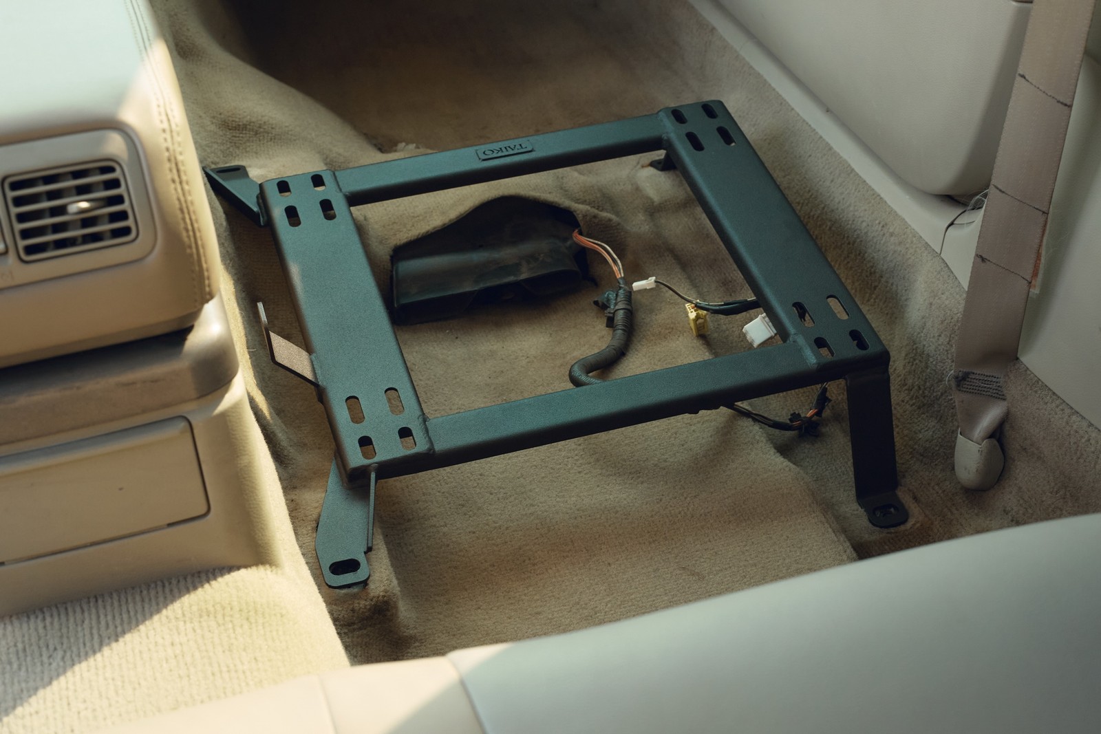 Taiko Pair L+R Racing seat bracket adapter for Infiniti G35 Nissan Skyline Sedan