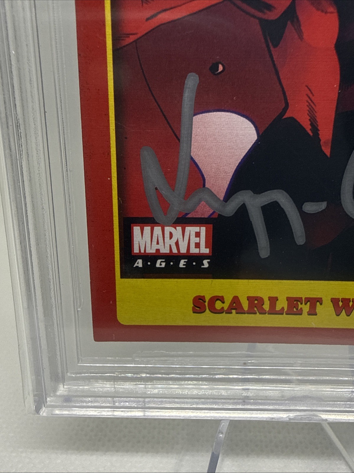 Elizabeth Olsen Scarlett Witch Auto 2021 UD Marvel Ages Beckett 10 AUTO Rare view 8