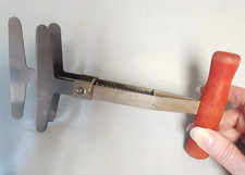 Vtg FOLEY 3 Blade FOOD CHOPPER 7.5" Red Wood Handle, Spring Loaded Stainless USA