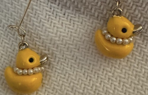 VTG Betsey Johnson Vintage Dollhouse Yellow Rubber Ducky Duck Earrings VERY RARE - Picture 3 of 3
