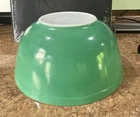 Vintage PYREX 403 8.5" Mixing Nesting Bowl GREEN retro kitchen primary colors