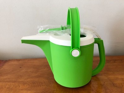 TUPPERWARE TUPPERCRAFT WATER WELL CONTAINER/WATERING PLANT PITCHER/CAN**NEW**