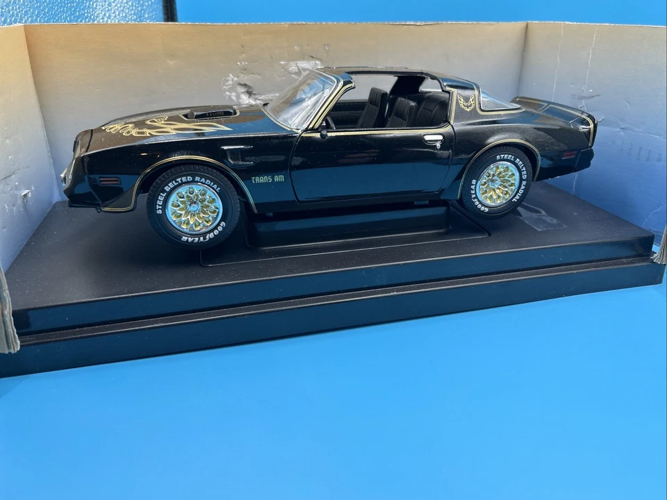 ERTL American Muscle 1977 Smokey And The Bandit Trans Am 1/18 - Image 3 of 4