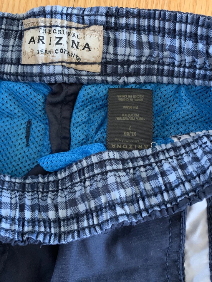 Lote de 2 shorts cargo Arizona Boys tamanho 7, cáqui, azul ótimo estado! - Imagem 2 de 4