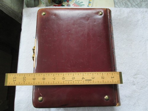 A Gorgeous Leather Bound Photo Album - 17 Photos - "Heart" Clasp - Exc. Cond. - Picture 4 of 12