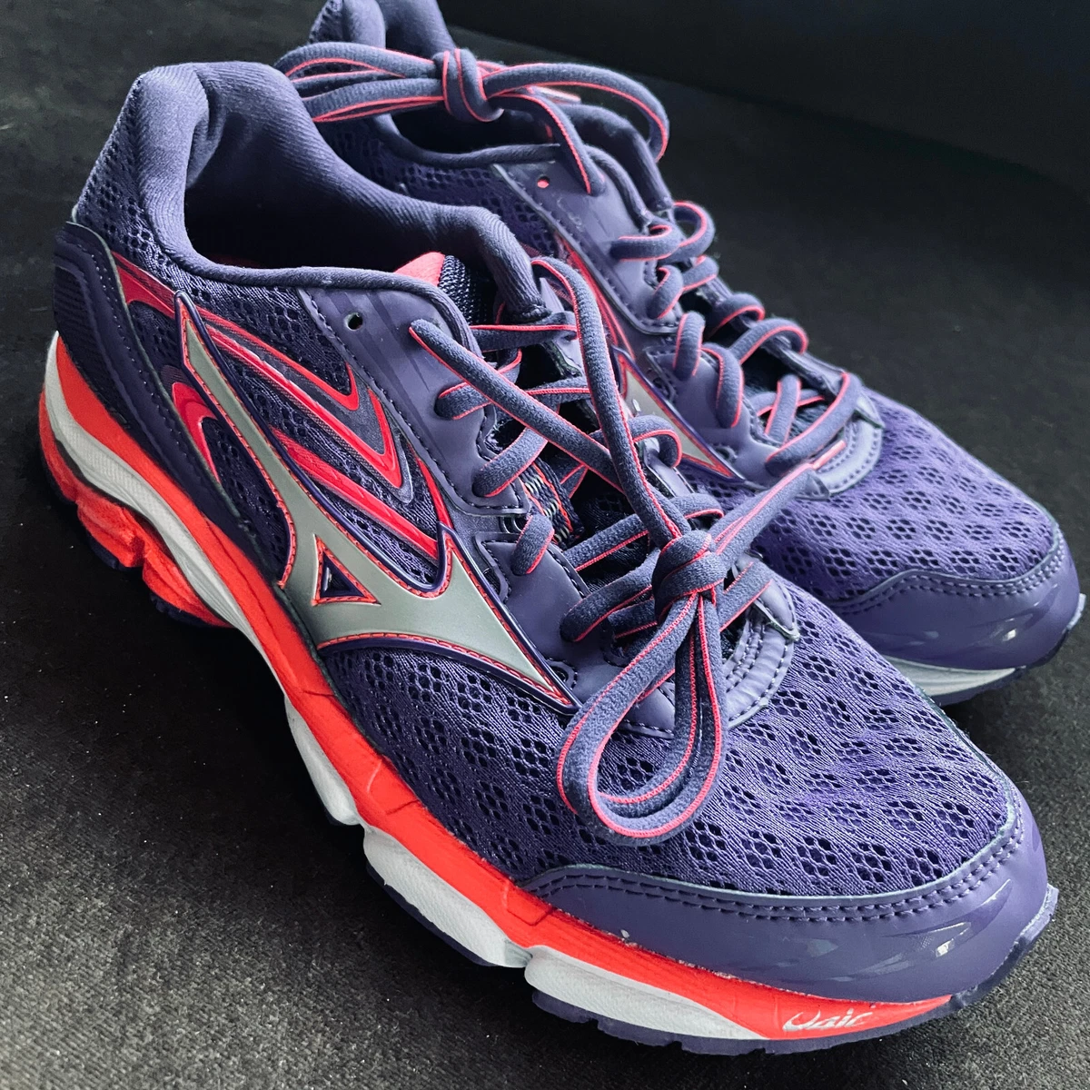 MINT Mizuno Wave Inspire 12 Womens Size 6.5 Running Shoes Purple
