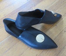 NWOB Mercedes Castillo leather flats with gold accent - 5/35 6