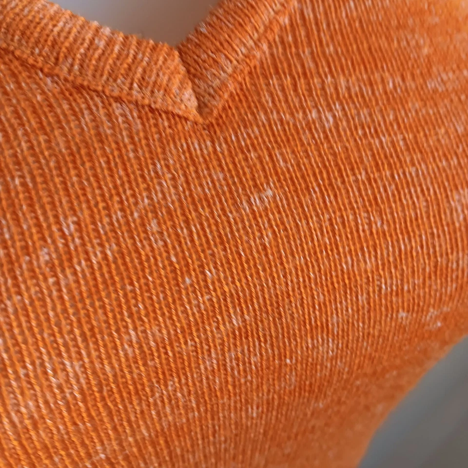 Small 1970's Vintage Joseph Magnin Orange Sleeveless Knit V-Neck Top - Image 4 of 4