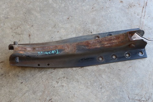 2013 VOLVO VNL670 D13 DIESEL MUFFLER MOUNTING BRACKET SUPPORT 21359582 OEM