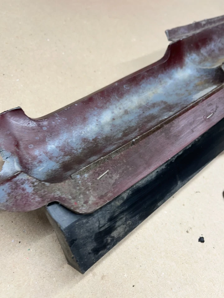 PARAGOLPES TRASERO 1978-1980 G BODY CUTLASS SUPREME OLDSMOBILE? CUBIERTA DE MOLDURA DE PANEL DE RELLENO Foto 4 de 4