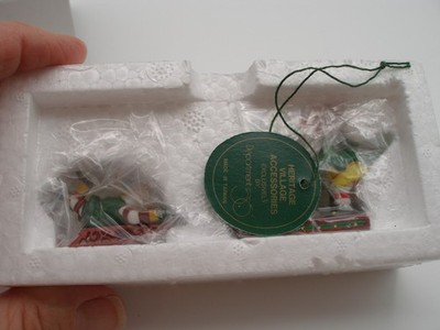 Dept 56, North Pole Village, Testing the Toys, Christmas Elves, 56057, L2