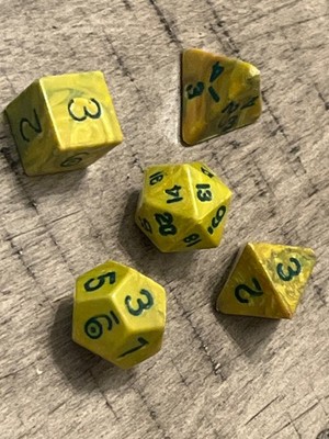 Vintage Moldvay set RARE marbled rpg ad&d dice 012526kH@ZBF