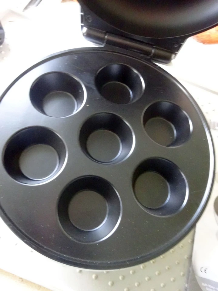 CLATRONIC: Muffin-Maker MM 33636  1300-1500 W, weiß, für 7 Muffins - Bild 3 von 4