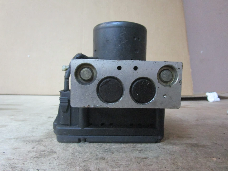 03 04 05 06 Audi TT ABS Pump Anti Lock Brake Module Part 8N0907379 8N0614417 Foto 3 de 4