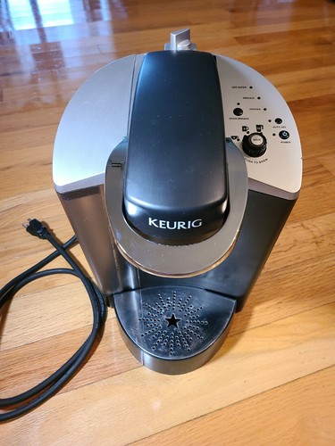 Single Cup Coffee Brewer. 48 oz Tank 