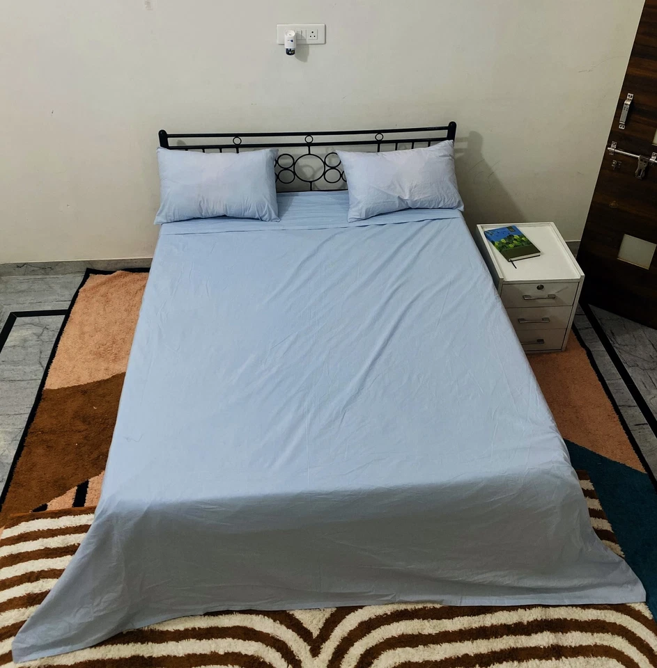 100% Cotton Light Blue Bed Sheet Set with Pillowcases Breathable Soft & Comfy - Image 2 of 4