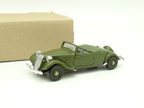 Base Solido SB Citroën Traction 15CV Cabriolet - Verte - échelle 1/43 - Sans Boîte