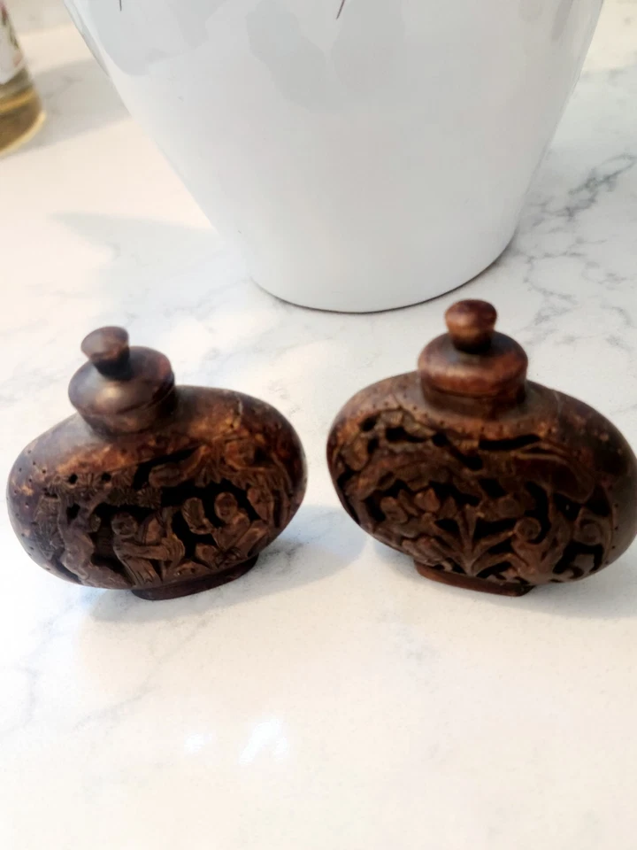 Hand Carved Chinese Wood Look Bottles Bovine Cow Bone 2 Wise Men Holding Item - Image 2 of 4