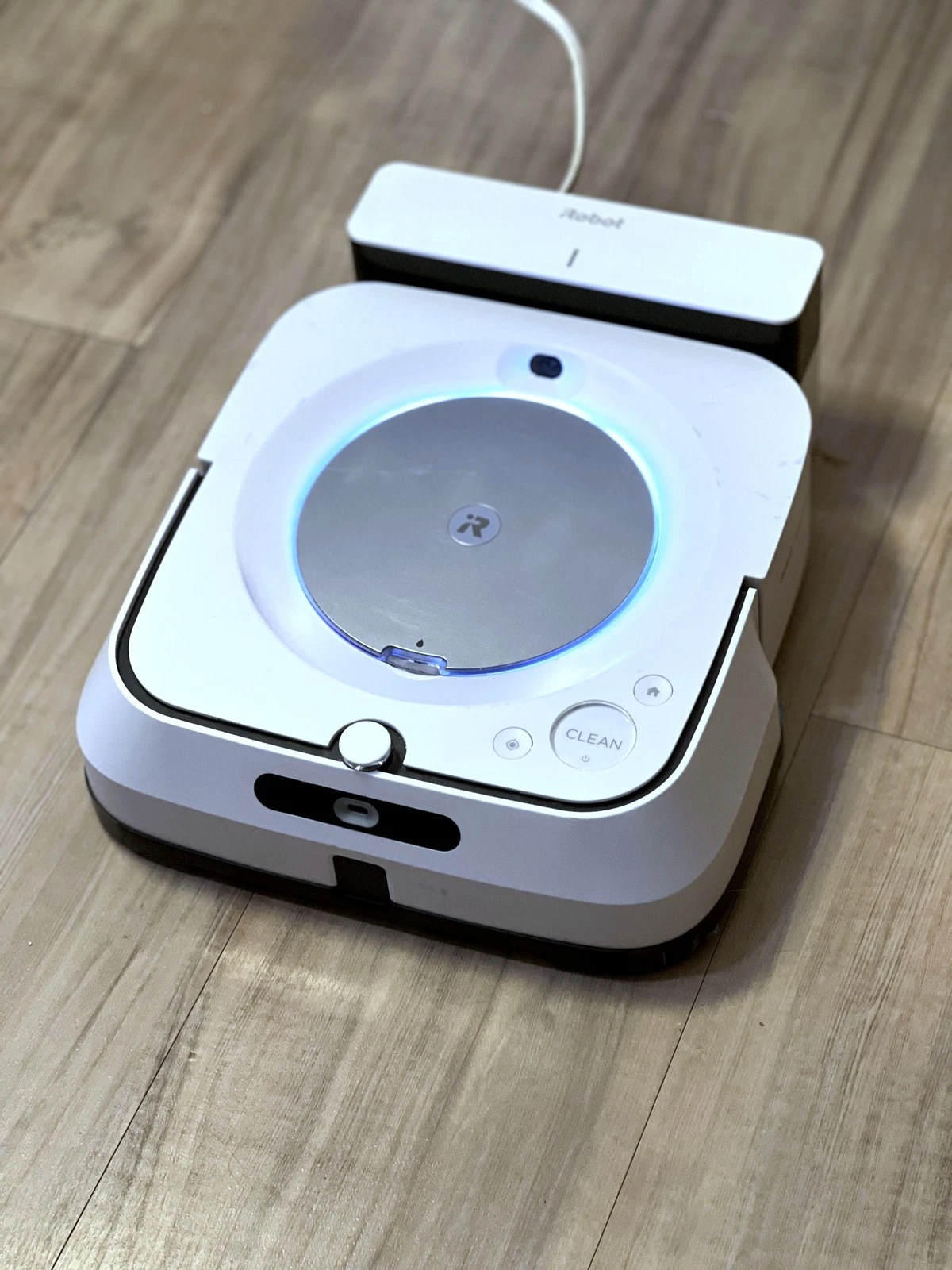 iRobot Braava jet m6 (6110) Robot Mop — Precision Jet Spray, Smart Mapping
Opens in a new window or