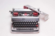 Limited Edition Olivetti Lettera 32 