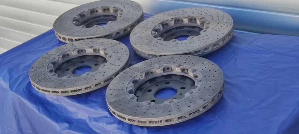 disco de freno delantero y trasero de cerámica carbono Foto 3 de 4