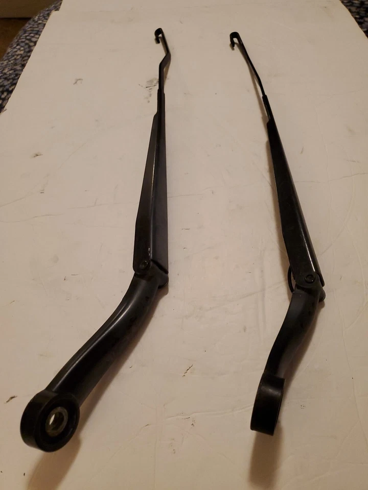 Cadillac SRX 2004 2009 brazos limpiaparabrisas izquierdo y derecho OEM sin cuchillas  Foto 2 de 4
