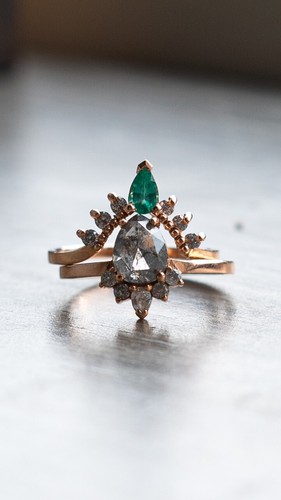 Alexis Russell Salt&Pepper Diamond Engagement Ring with Emerald Diamond Band - Picture 2 of 7