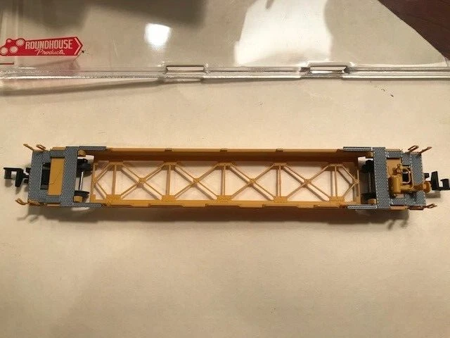 Roundhouse N scale TWO 48' Husky Stack well cars #8471 Trailer Train rapido NOS - Image 3 of 4