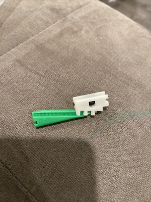 Mercedes-Benz 2016981260 Genuine OEM Drip Molding Clip for sale 