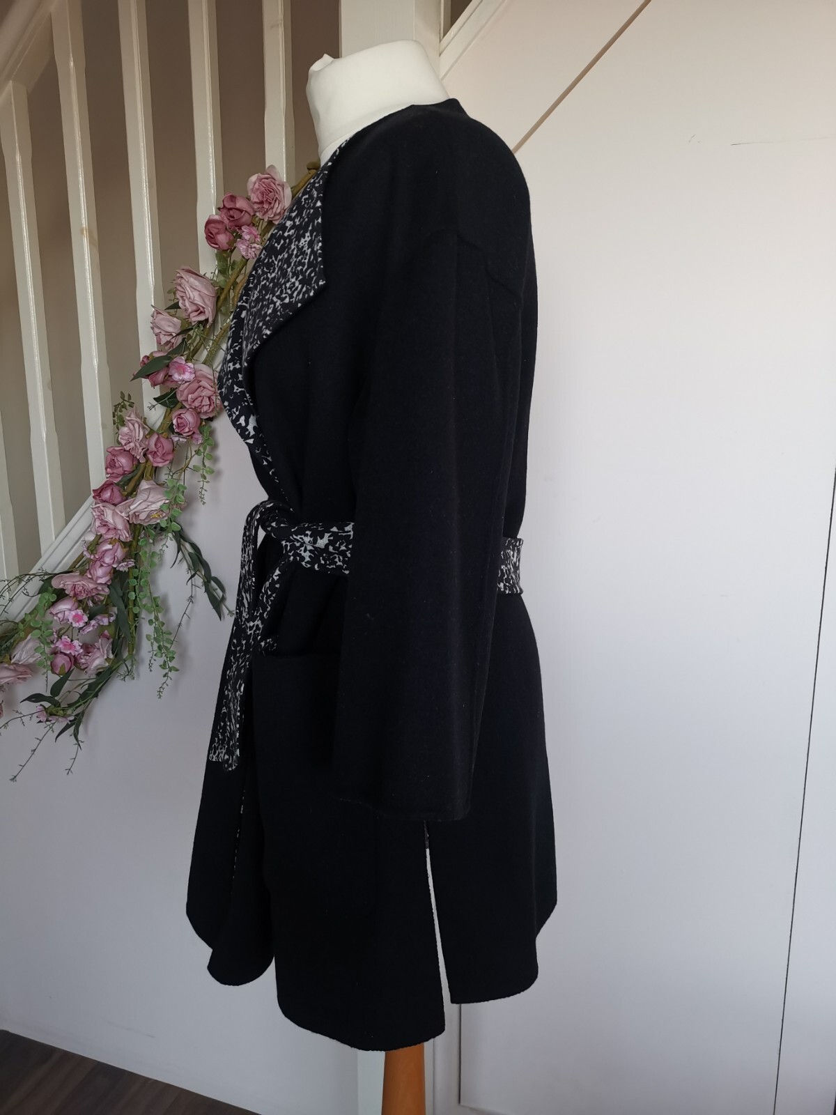 Reversible maxmara intrend black and multi coat uk size  8-14 image 2