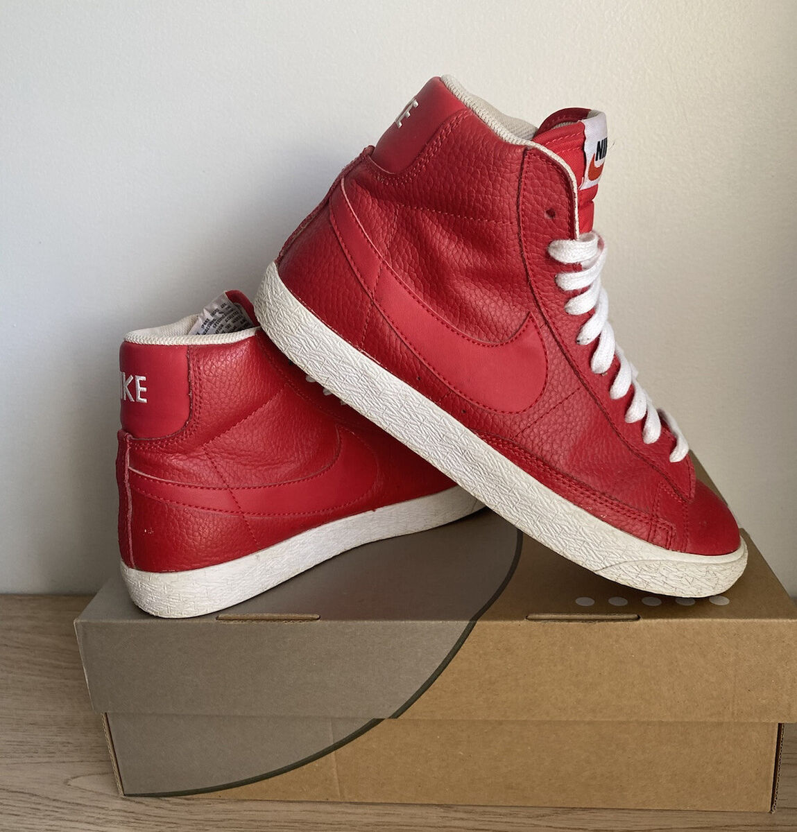 Nike Blazer Game Red Mid Lace Up Leather Casual 895850-600 Nike Blazer Game Red Mid Lace Up Leather Casual 895850-600