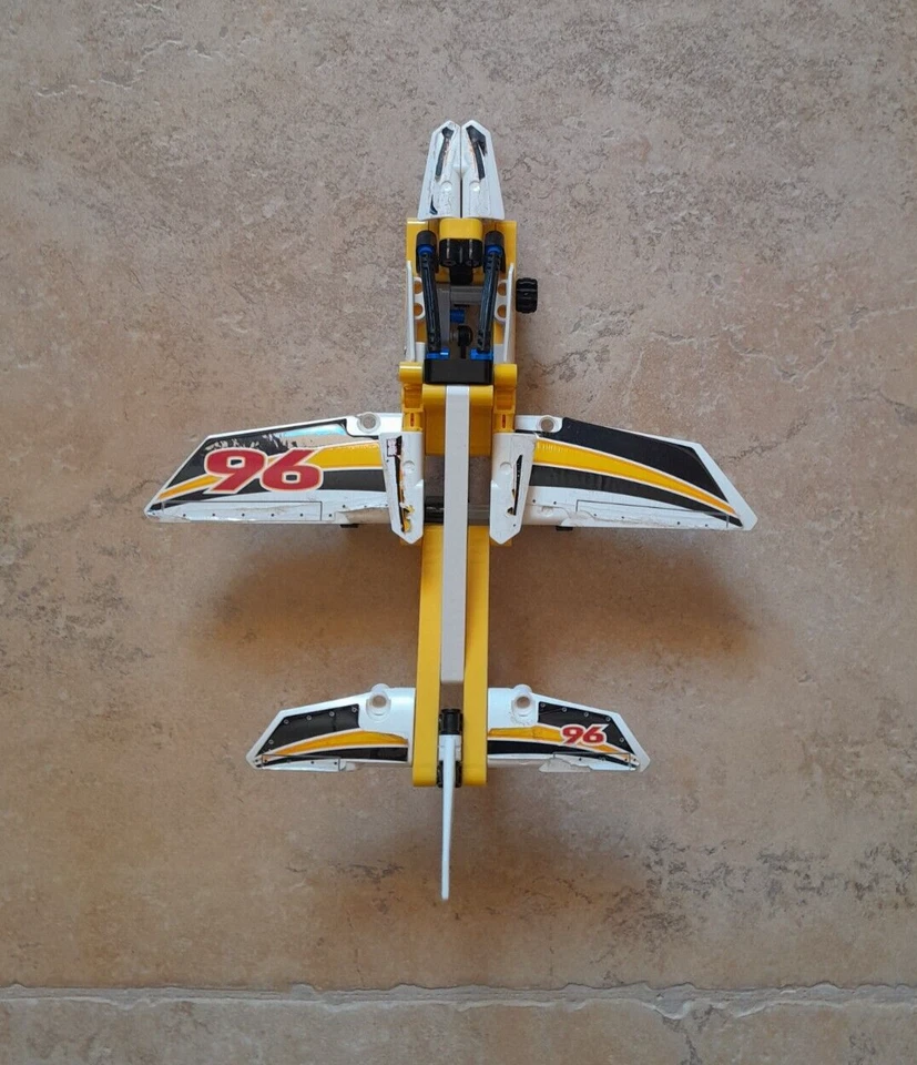 LEGO Technic 42044 Display Team Jet, foto 4 di 5