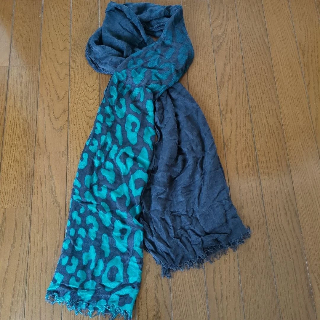 Grande écharpe GUCCI noire turquoise imprimé léopard 100% rayonne 70,87x23,62 pouces