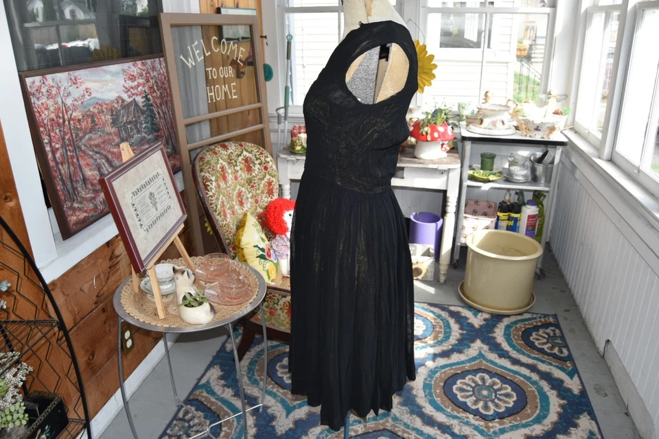 Vintage 1940s Black Chiffon Cocktail Dress Green Satin Underlay Size 6 Small-Med - Image 2 of 4