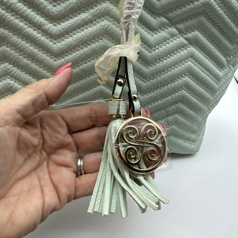 PERLINA NEW YORK QUILTED FASHION TOTE, CHAIN PURSE HANDBAG, Mint $180 Retail - Image 2 of 4