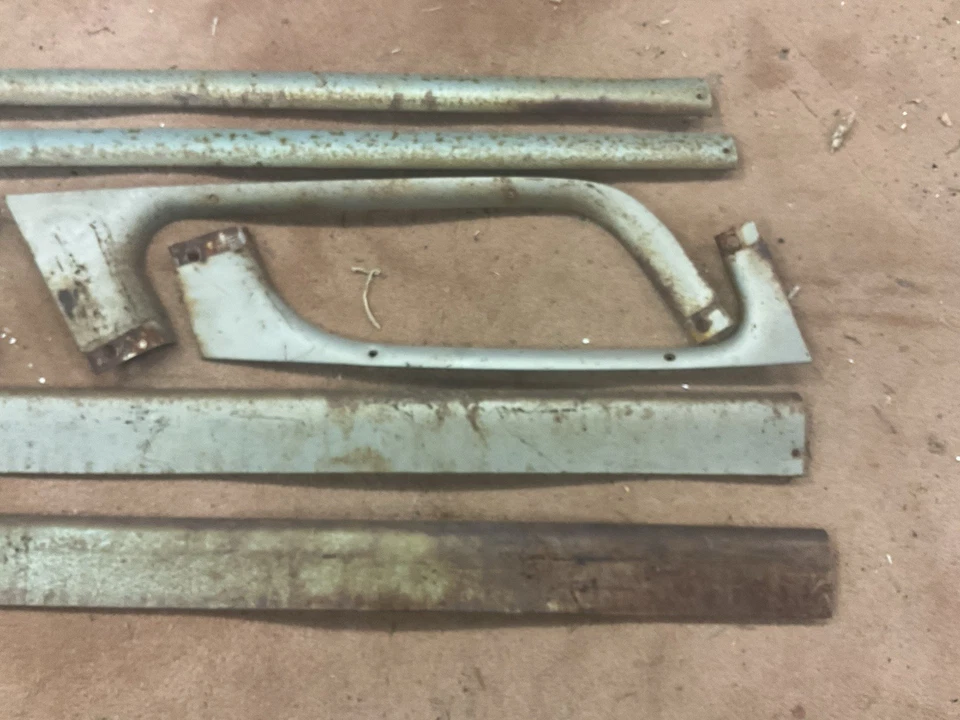 Chevrolet Suburban 1961-1966 molduras de decoración de ventana lateral interior. ORIGINAL Foto 2 de 4