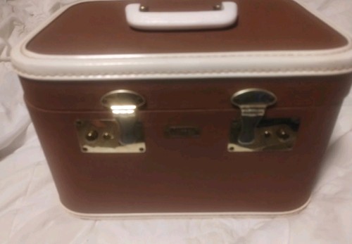 Vintage 50's  JC Higgins  Train Case Luggage With Mirror 13.5" L 10"W 8.5" Deep.
