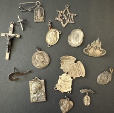 LOT OF 14 VINTAGE RELIGIOUS STERLING SILVER HOLY MEDALS 35.1 GRAMS