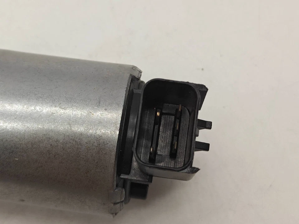 Válvula de recirculación de gases de escape (EGR) Dorman 911-125 para Dodge Nitro 2011 Foto 3 de 4