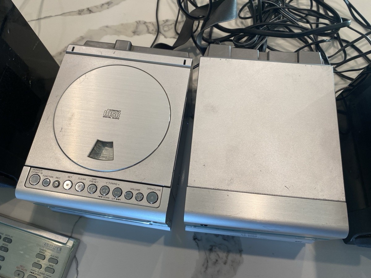 1999 Aiwa XR-M88 Compact CD/Cassette Deck/AM/FM/ W (2) SX-LM200