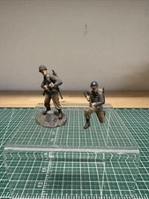 2002 21st Century Toys 1:32 US Soldier WW2 2 Pieces